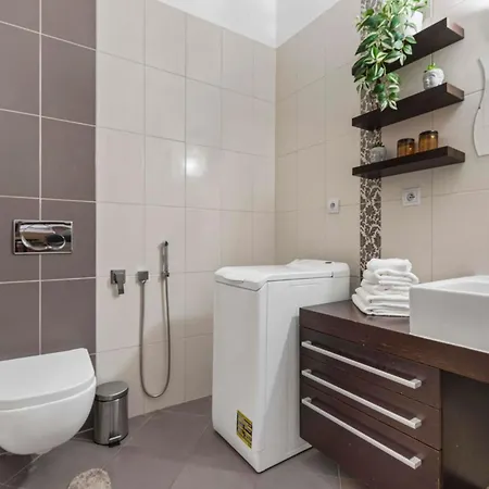Charming Apartment In The Heart Of Bratislava Exterior photo