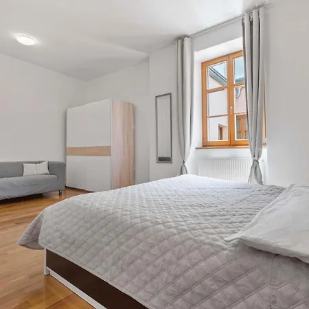 Charming Apartment In The Heart Of Bratislava Exterior photo
