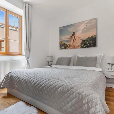Charming Apartment In The Heart Of Bratislava Exterior photo